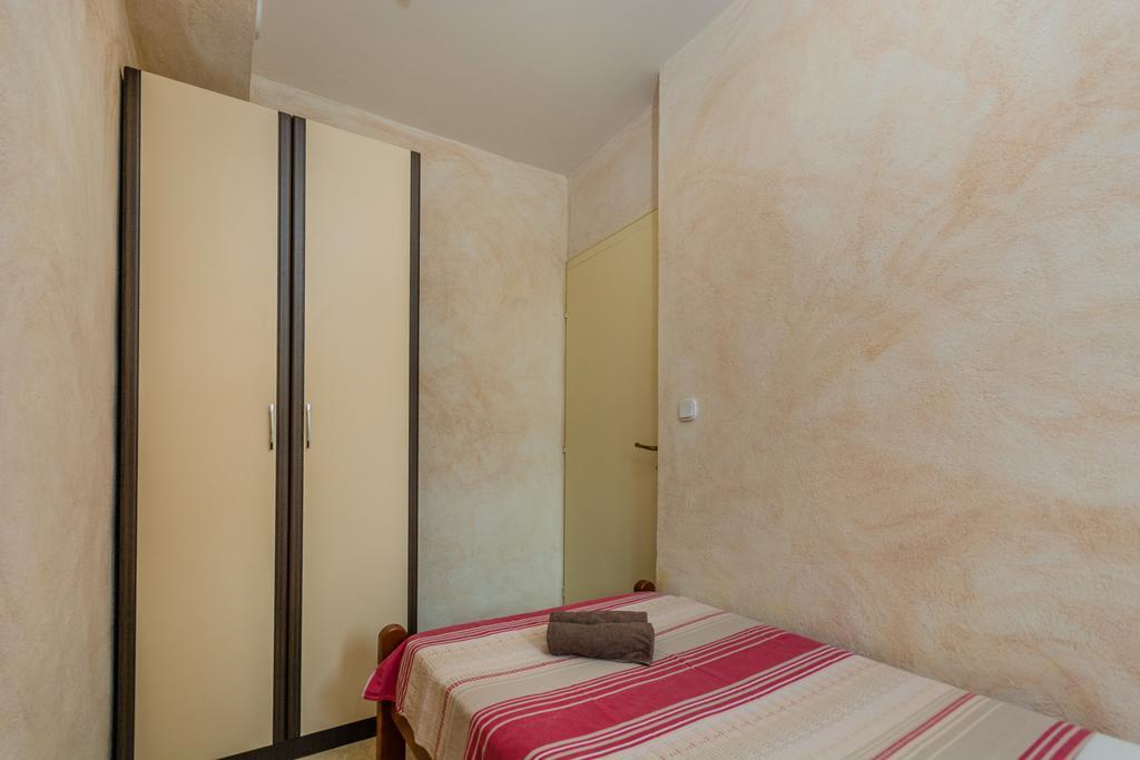 Apartment Velenik D&I Porec Bagian luar foto